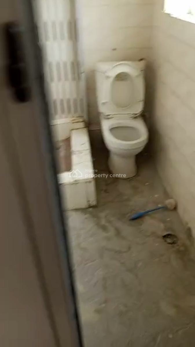 Extra Large 3 Bedroom Apartment, Via Cement Bus Stop, Mangoro, Ikeja, Lagos, Flat / Apartment for Rent