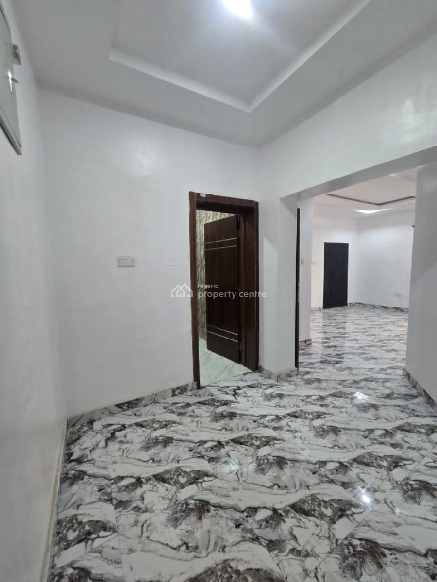 Well Renovated Self Serviced 3 Bedroom Flat in a Secured Location, Lekki Phase 1, Lekki, Lagos, Flat / Apartment for Rent