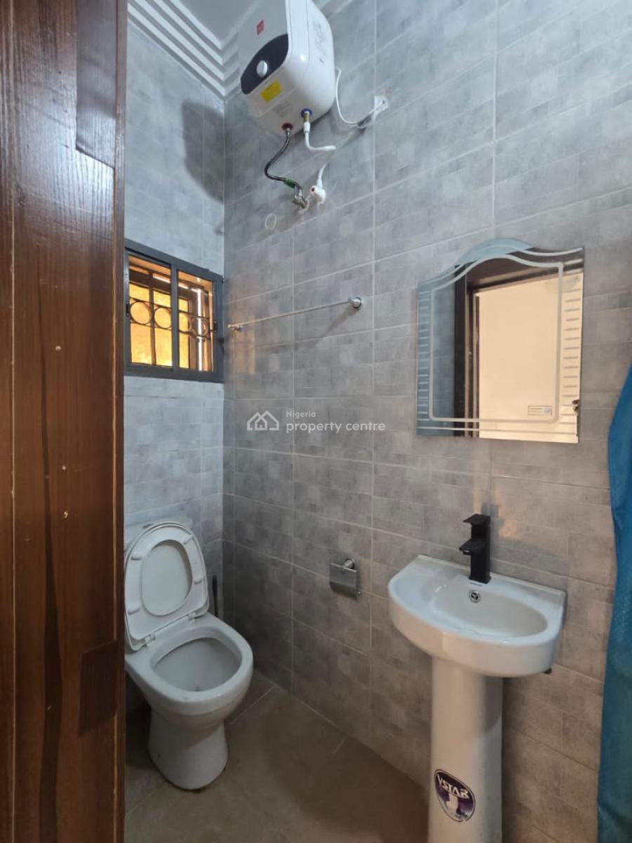 Well Renovated Self Serviced 3 Bedroom Flat in a Secured Location, Lekki Phase 1, Lekki, Lagos, Flat / Apartment for Rent