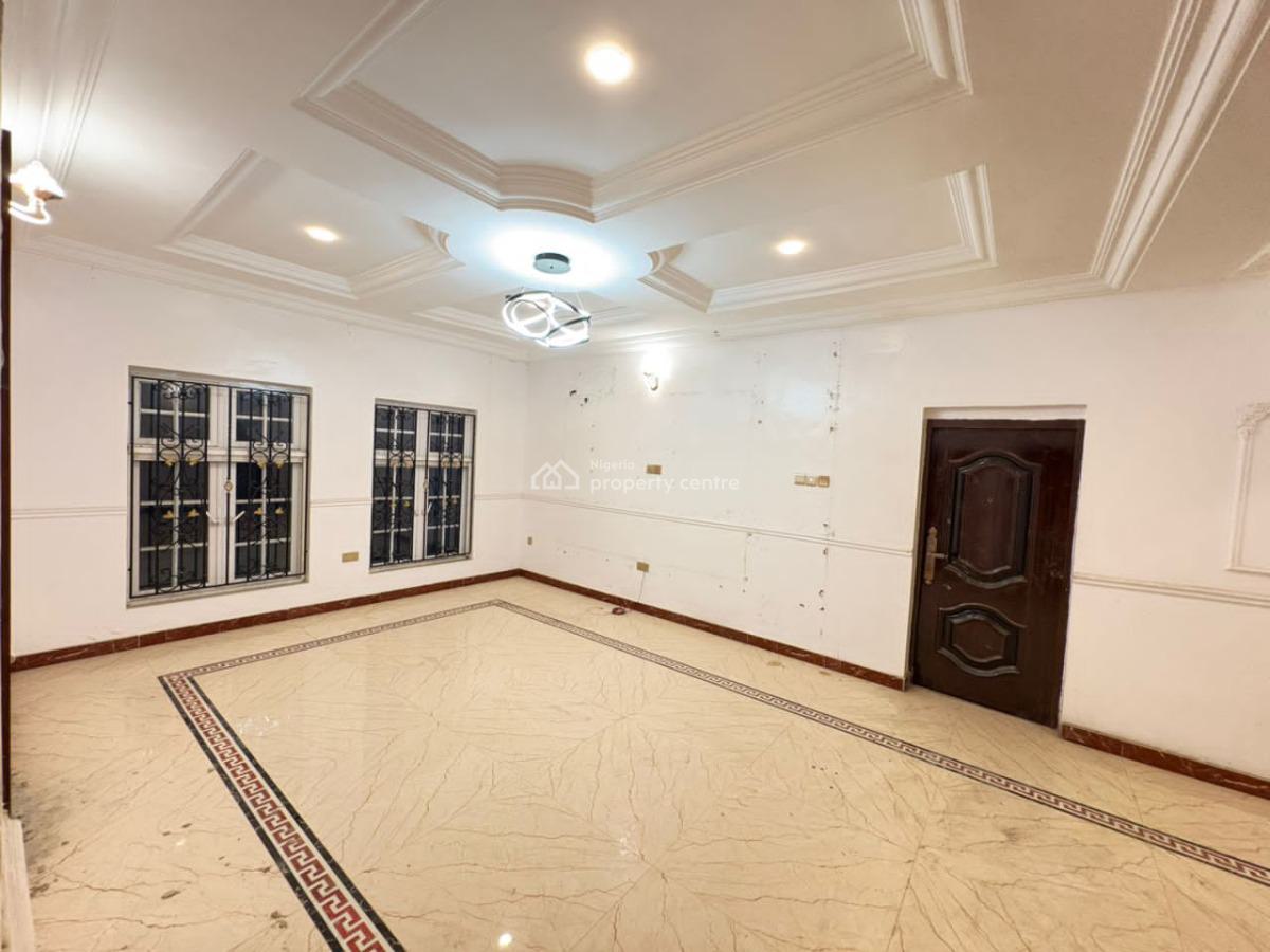 Spacious 3 Bedroom Apartment in a Well Serene and Secured Location., Lekki Phase 1, Lekki, Lagos, Flat / Apartment for Rent