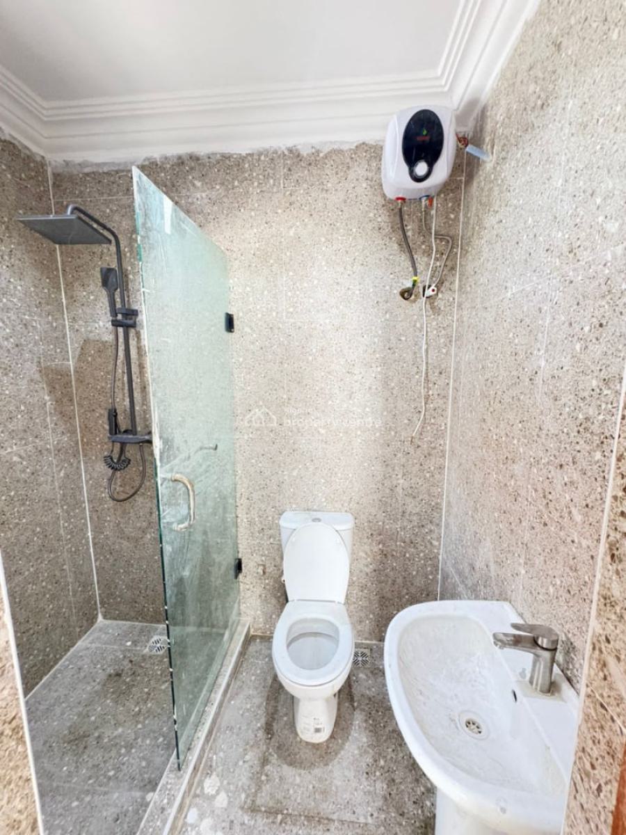 Spacious 3 Bedroom Apartment in a Well Serene and Secured Location., Lekki Phase 1, Lekki, Lagos, Flat / Apartment for Rent