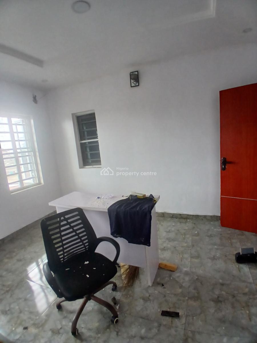 Fantastic 3 Bedroom Apartment, Ogombo Road, Abraham Adesanya, Lekki Phase 2, Lekki, Lagos, Flat / Apartment for Rent