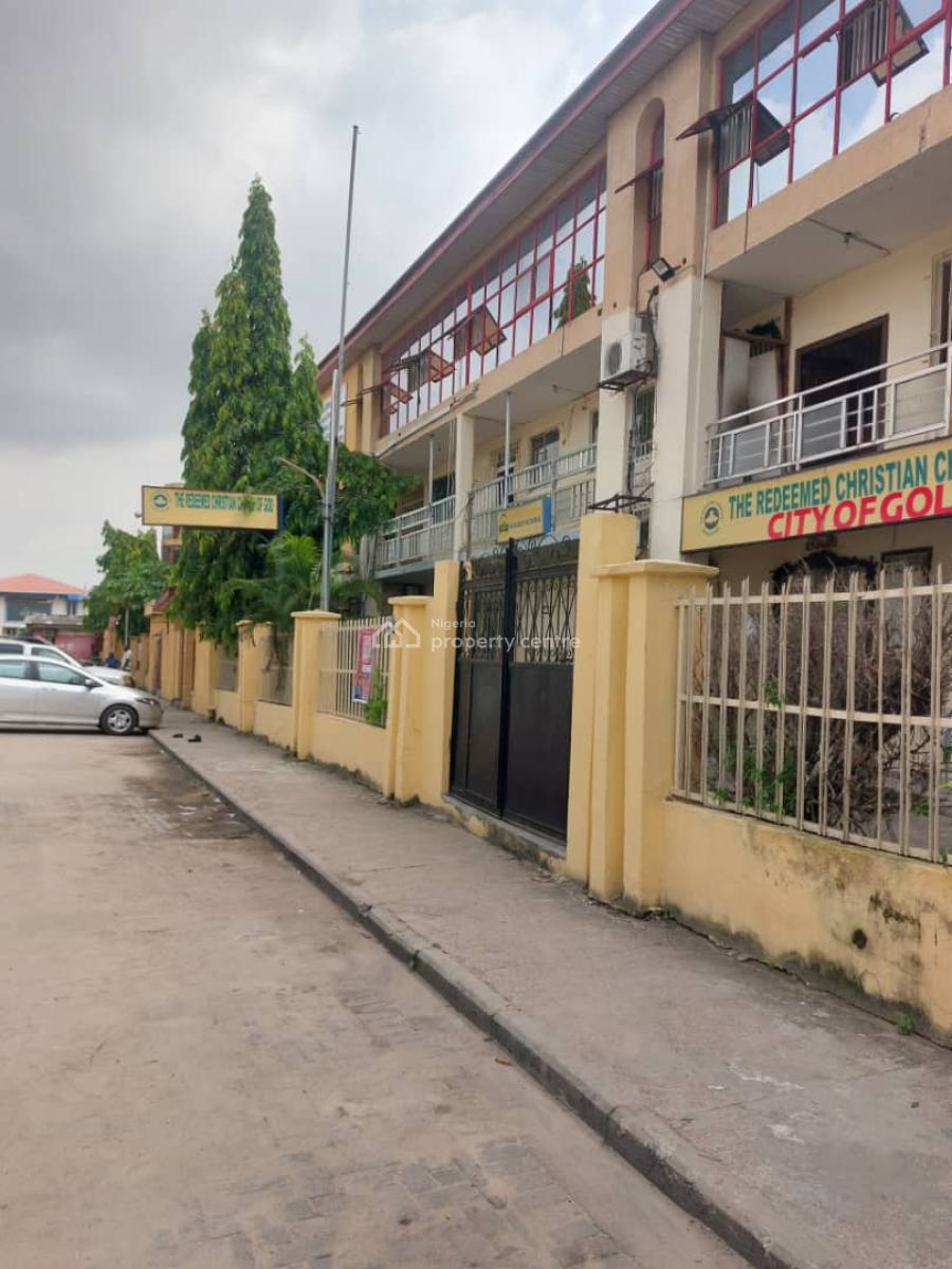 Multi Purpose Commercial Building, Festac, Amuwo Odofin, Lagos, Plaza / Complex / Mall for Sale