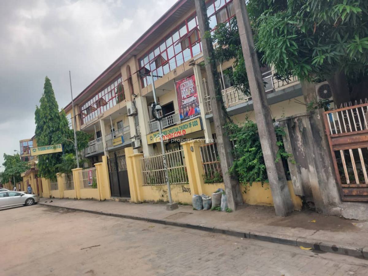 Multi Purpose Commercial Building, Festac, Amuwo Odofin, Lagos, Plaza / Complex / Mall for Sale
