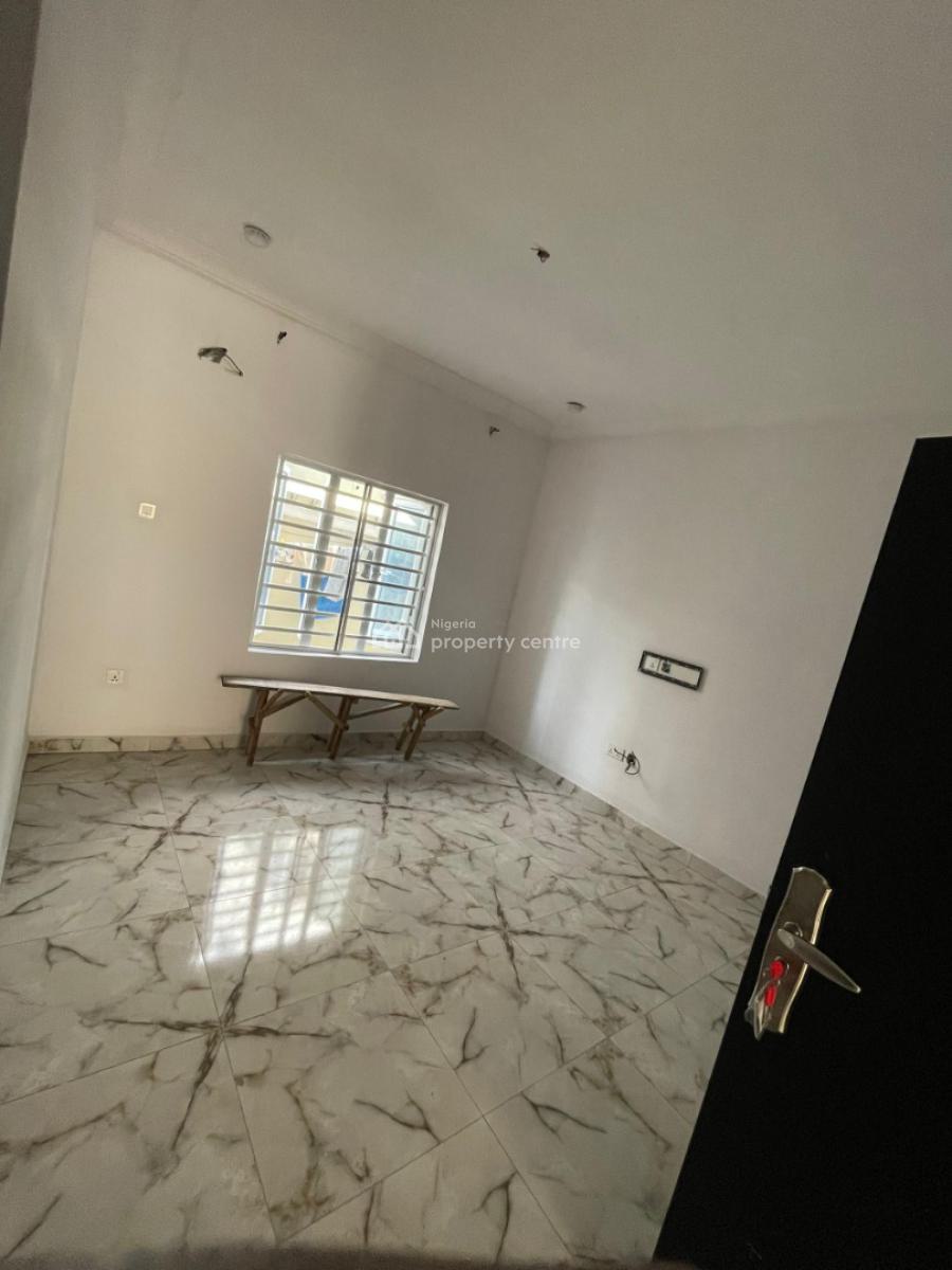 Well Maintained Mini Flat, Off Mobil Road, Ilaje, Ajah, Lagos, Mini Flat (room and Parlour) for Rent