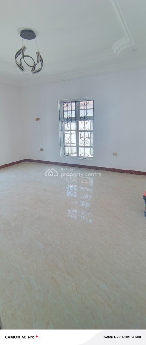 Standard 3 Bedroom Flat, Off Admiralty Way, Lekki Phase 1, Lekki, Lagos, Flat / Apartment for Rent