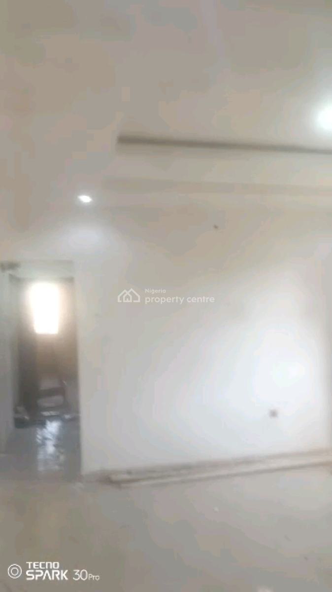 Standard and Executive Two Bedroom Flat, Abeokuta Street, Adekunle, Yaba, Lagos, Flat / Apartment for Rent