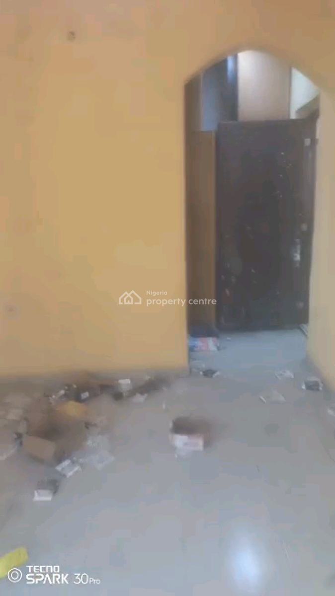 Standard and Executive Two Bedroom Flat, Abeokuta Street, Adekunle, Yaba, Lagos, Flat / Apartment for Rent