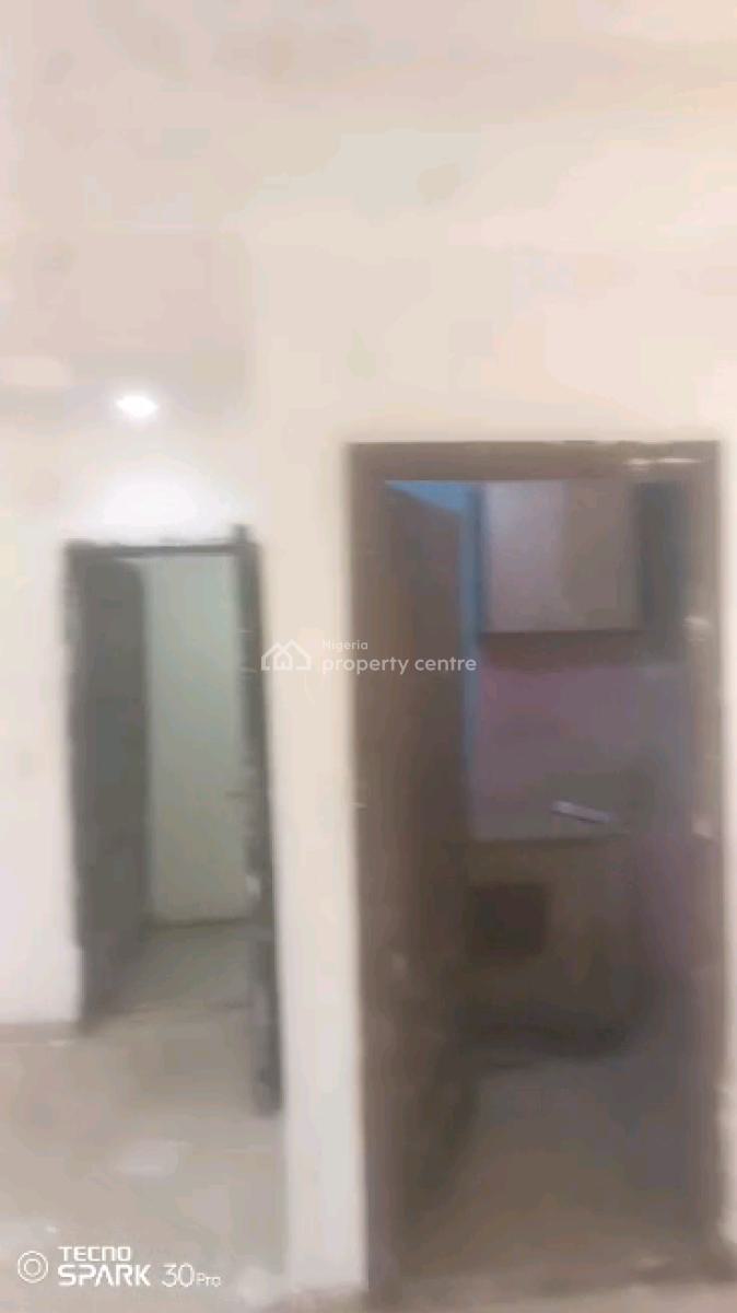 Standard and Executive Two Bedroom Flat, Abeokuta Street, Adekunle, Yaba, Lagos, Flat / Apartment for Rent