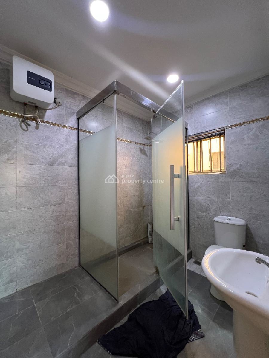 Luxury 4 Bedroom Commercial Property, Lekki Phase 1, Lekki, Lagos, Office Space for Rent