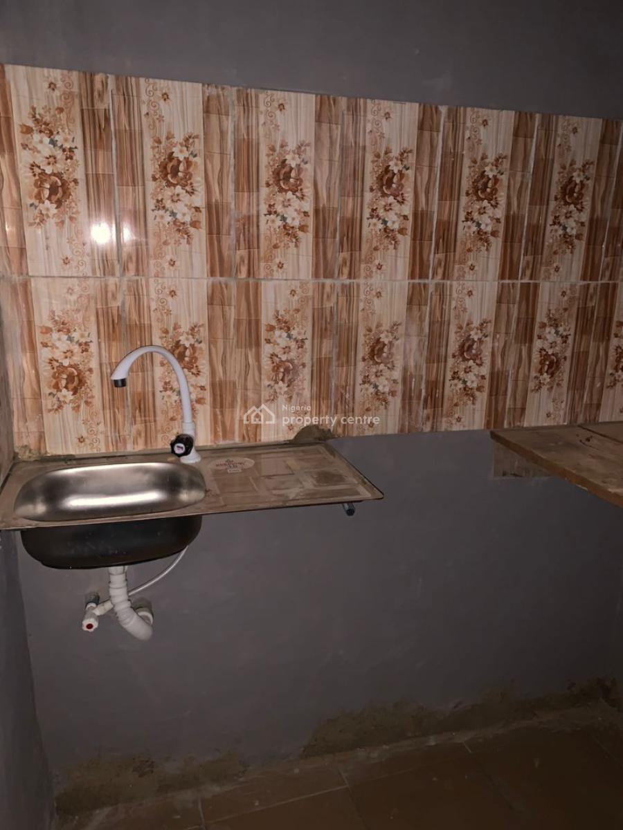 Standard 1 Room Self-contained Flat, Sabo, Alagomeji, Yaba, Lagos, Self Contain (single Rooms) for Rent