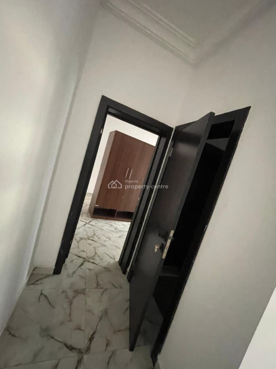 Well Maintained Mini Flat, Mobil Road, Ajah, Lagos, Mini Flat (room and Parlour) for Rent