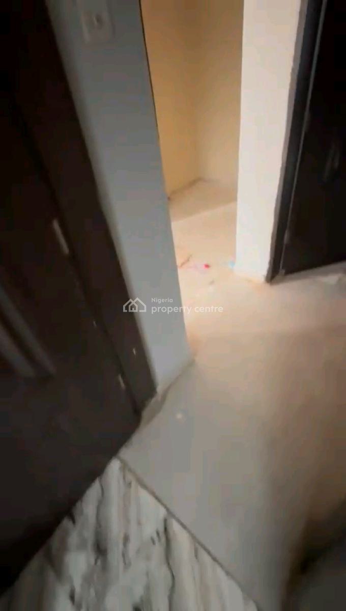 a Lovely and Standard 2 Bedroom Apartment, Oloruntoyin Street, Oworonshoki, Shomolu, Lagos, Flat / Apartment for Rent