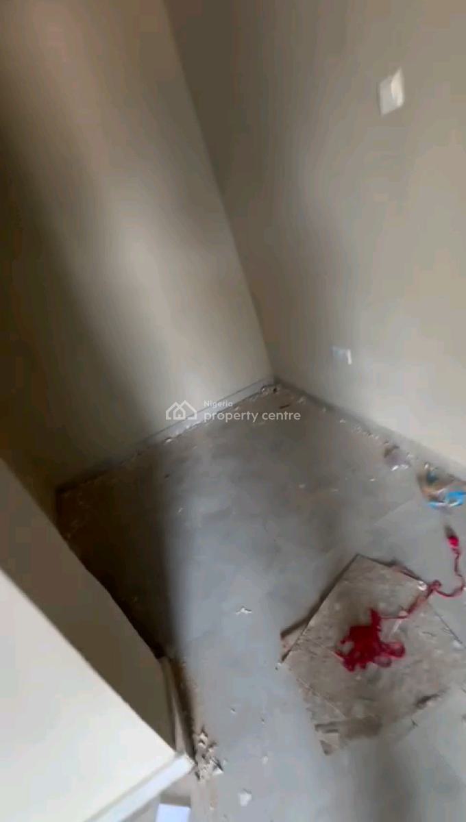 a Lovely and Standard 2 Bedroom Apartment, Oloruntoyin Street, Oworonshoki, Shomolu, Lagos, Flat / Apartment for Rent