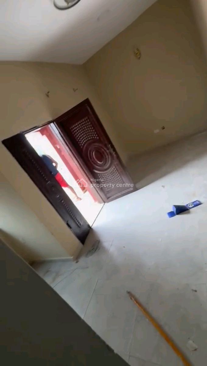 a Lovely and Standard 2 Bedroom Apartment, Oloruntoyin Street, Oworonshoki, Shomolu, Lagos, Flat / Apartment for Rent