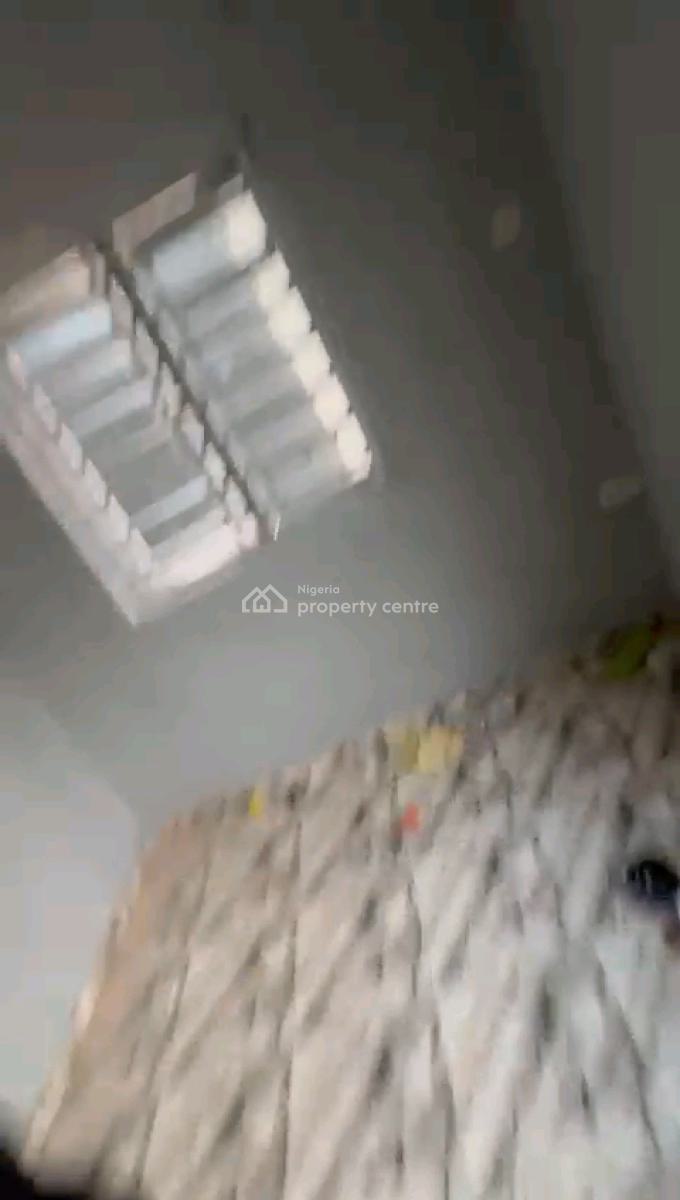 a Lovely and Standard 2 Bedroom Apartment, Oloruntoyin Street, Oworonshoki, Shomolu, Lagos, Flat / Apartment for Rent