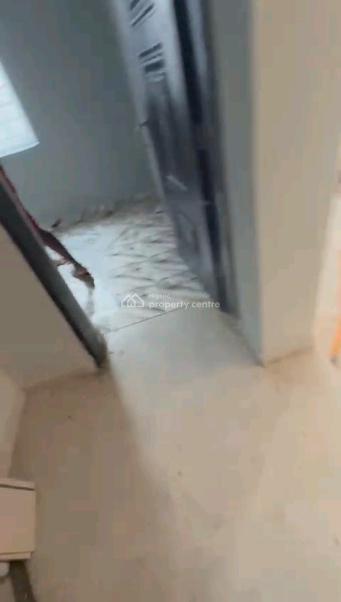 a Lovely and Standard 2 Bedroom Apartment, Oloruntoyin Street, Oworonshoki, Shomolu, Lagos, Flat / Apartment for Rent