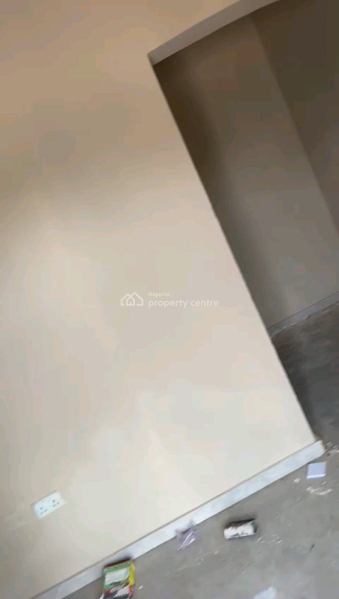 a Lovely and Standard 2 Bedroom Apartment, Oloruntoyin Street, Oworonshoki, Shomolu, Lagos, Flat / Apartment for Rent