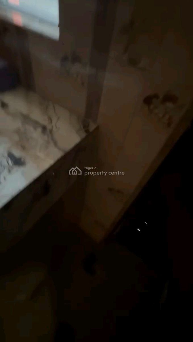 a Lovely and Standard 2 Bedroom Apartment, Oloruntoyin Street, Oworonshoki, Shomolu, Lagos, Flat / Apartment for Rent