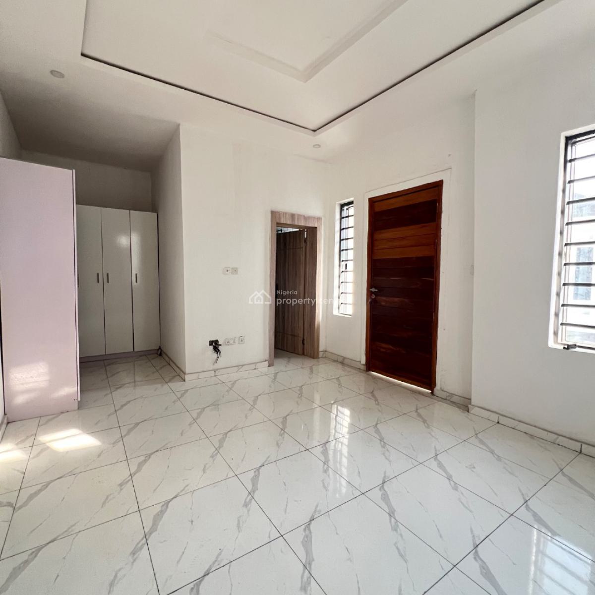 4 Bed& Bq  150 Million, Ikota, Lekki, Lagos, Semi-detached Duplex for Sale