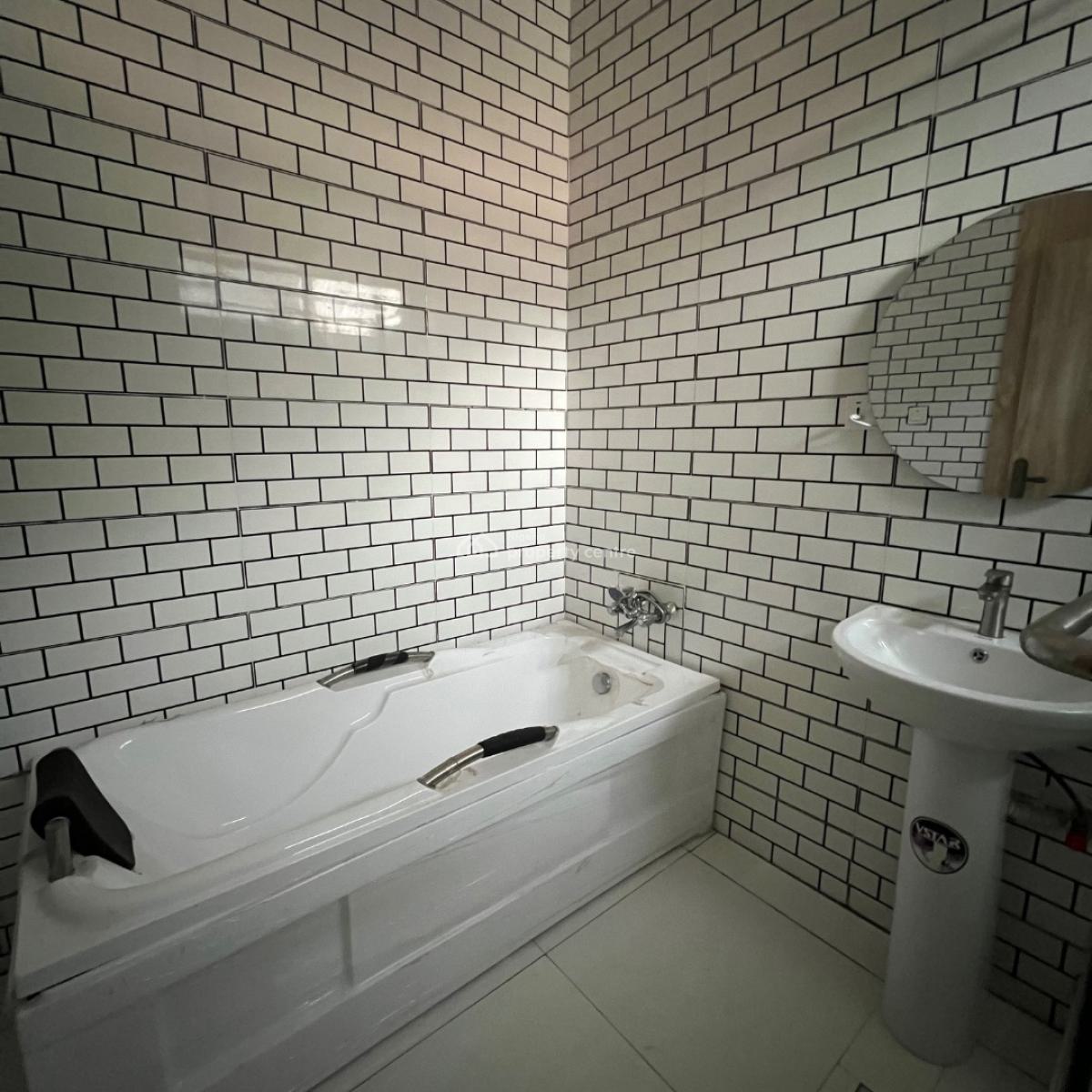 4 Bed& Bq  150 Million, Ikota, Lekki, Lagos, Semi-detached Duplex for Sale