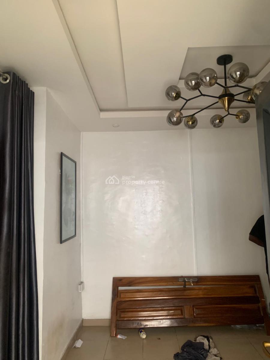 Lovely Mini Flat + Big Balcony (upstairs), Alagomeji, Yaba, Lagos, Mini Flat (room and Parlour) for Rent