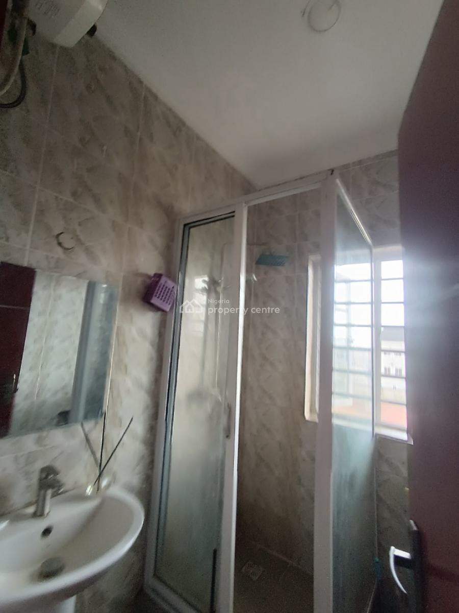 a Well Built 3 Bedroom Flat, Ogombo Road Abraham Adesunya, Ajah, Lagos, Flat / Apartment for Rent