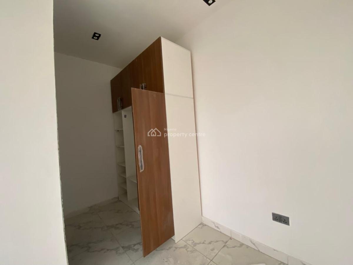 2 Bedroom Apartment, Ikota, Lekki, Lagos, Flat / Apartment for Rent