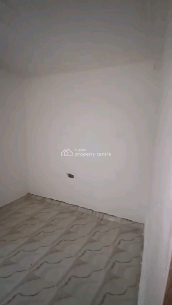 a Newly Built and Massive 2bedroom Apartment,, Apata Street, Shomolu, Lagos, Flat / Apartment for Rent