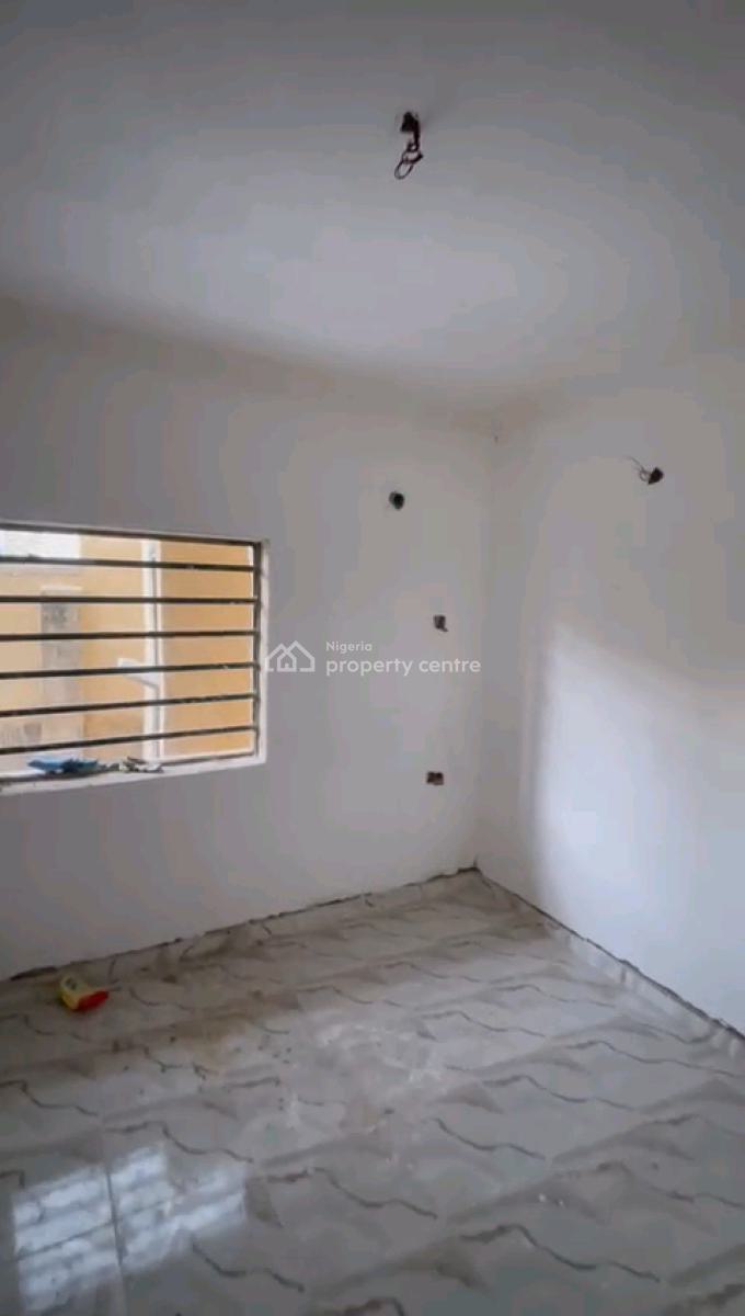 a Newly Built and Massive 2bedroom Apartment,, Apata Street, Shomolu, Lagos, Flat / Apartment for Rent