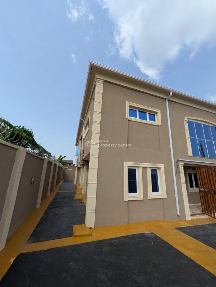 Newly Built Twin 5 Bedroom Duplex, Location: Oluyole , Ibadan, Ibadan, Oyo, Detached Duplex for Sale