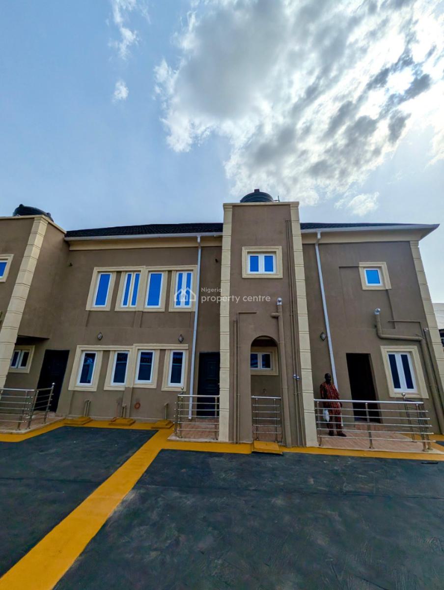 Newly Built Twin 5 Bedroom Duplex, Location: Oluyole , Ibadan, Ibadan, Oyo, Detached Duplex for Sale