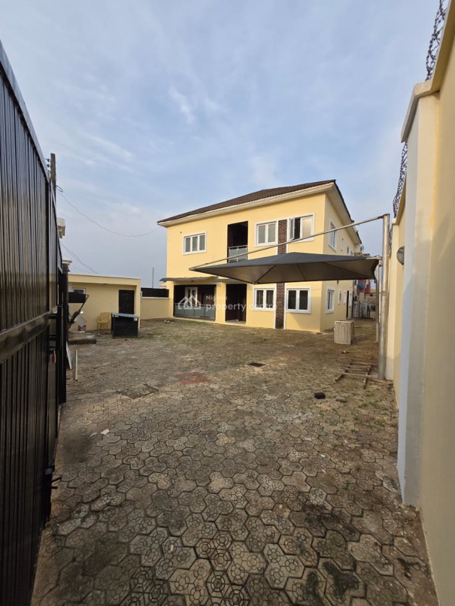 a Beautifully Built 4-bedroom Duplex with a 1-room Bq, Located in Kolapo Ishola Gra, Ibadan., Ibadan, Oyo, Detached Duplex for Sale