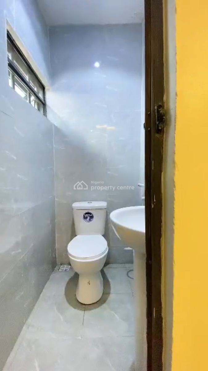 Newly Build Executive  Mini Flat for Long Lease, Adekunle, Yaba, Lagos, Flat / Apartment for Rent