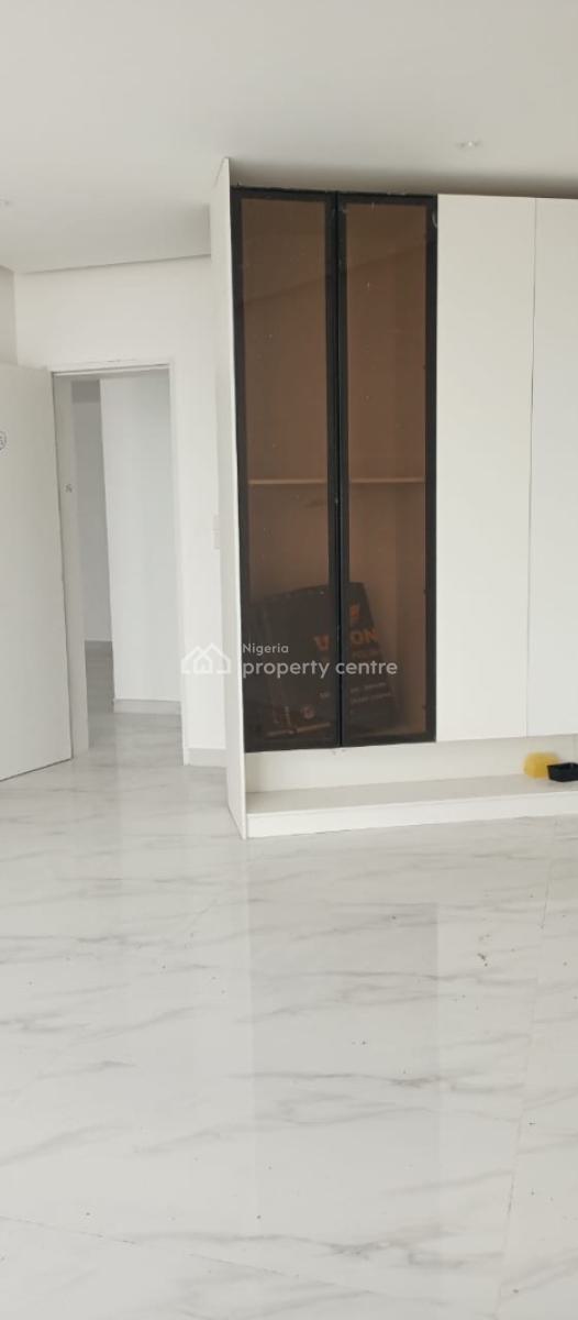 Fully Serviced with Top Notch Service and Fantastic Facilities, Rhs, Lekki Phase 1, Lekki, Lagos, Mini Flat (room and Parlour) for Sale