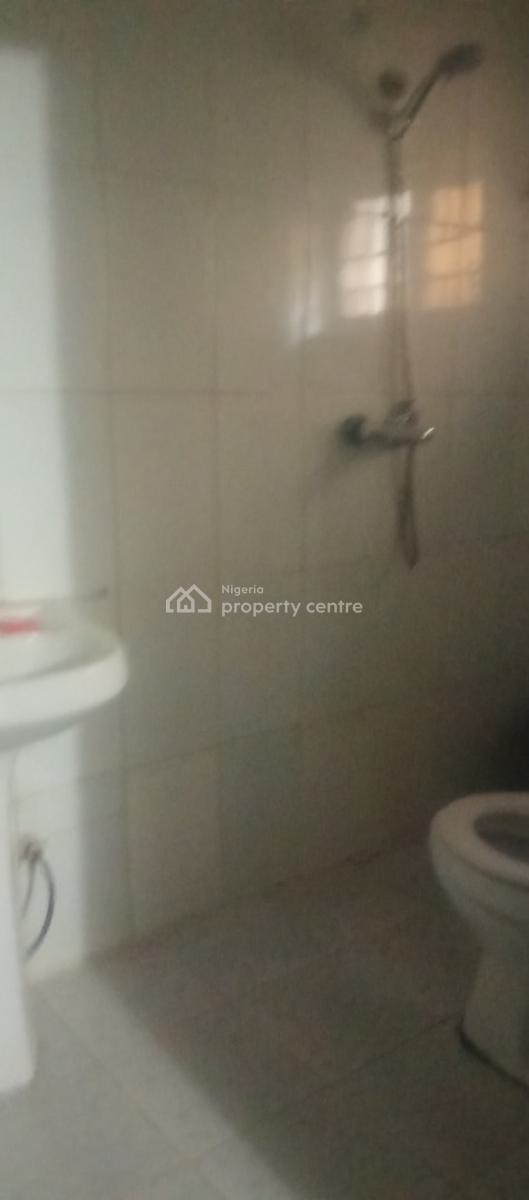 Very Spacious Self Con with Wardrobe and Kitchen Cabinets(negotiable), Wuse 2, Abuja, Self Contain (single Rooms) for Rent