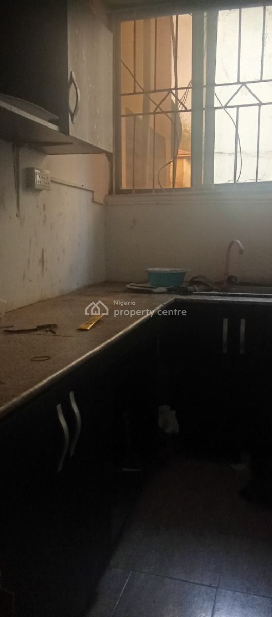 Very Spacious Self Con with Wardrobe and Kitchen Cabinets(negotiable), Wuse 2, Abuja, Self Contain (single Rooms) for Rent