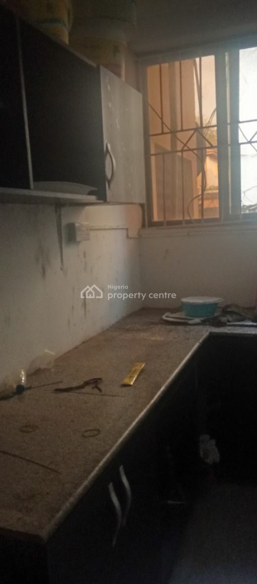 Very Spacious Self Con with Wardrobe and Kitchen Cabinets(negotiable), Wuse 2, Abuja, Self Contain (single Rooms) for Rent