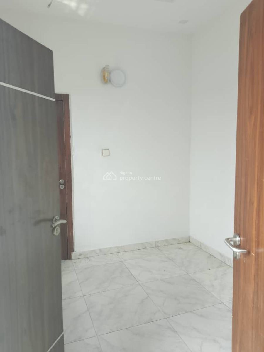 One Bedroom Aparment, Ologolo, Lekki, Lagos, Flat / Apartment for Rent
