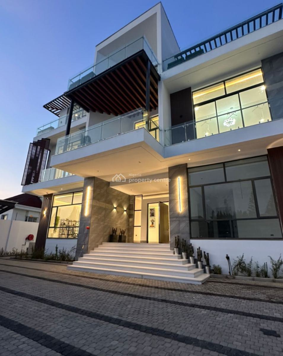 7 Bedrooms En-suite > 2 Bedroom Bq > Central Solar Water Heater > Swimming Pool, Asokoro District, Abuja, Detached Duplex for Sale