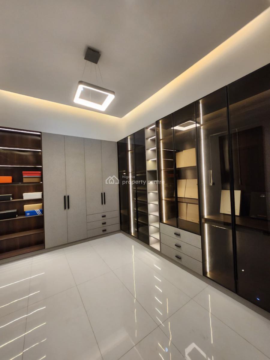 7 Bedrooms En-suite > 2 Bedroom Bq > Central Solar Water Heater > Swimming Pool, Asokoro District, Abuja, Detached Duplex for Sale