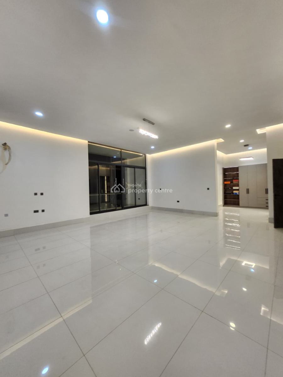 7 Bedrooms En-suite > 2 Bedroom Bq > Central Solar Water Heater > Swimming Pool, Asokoro District, Abuja, Detached Duplex for Sale