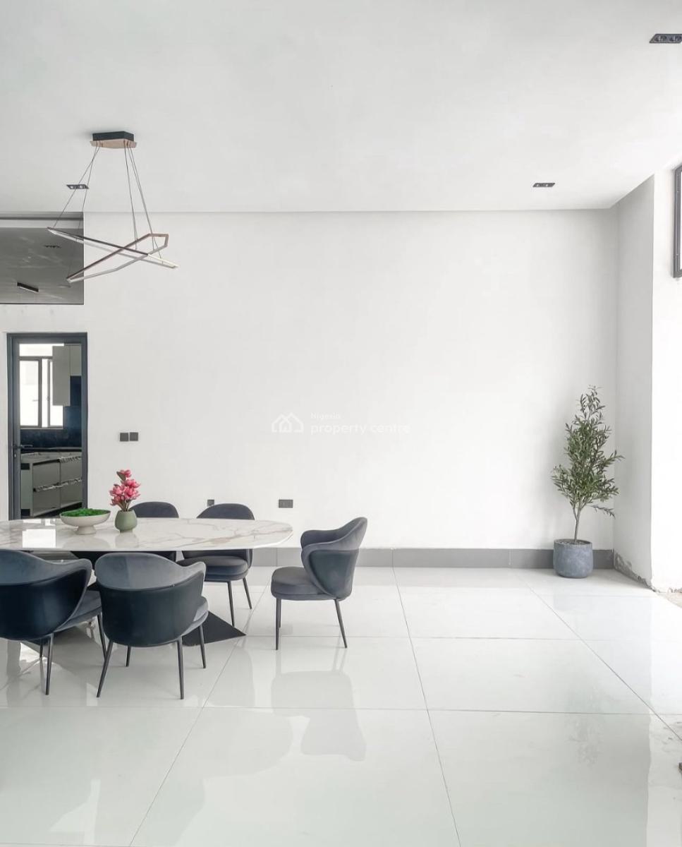 7 Bedrooms En-suite > 2 Bedroom Bq > Central Solar Water Heater > Swimming Pool, Asokoro District, Abuja, Detached Duplex for Sale