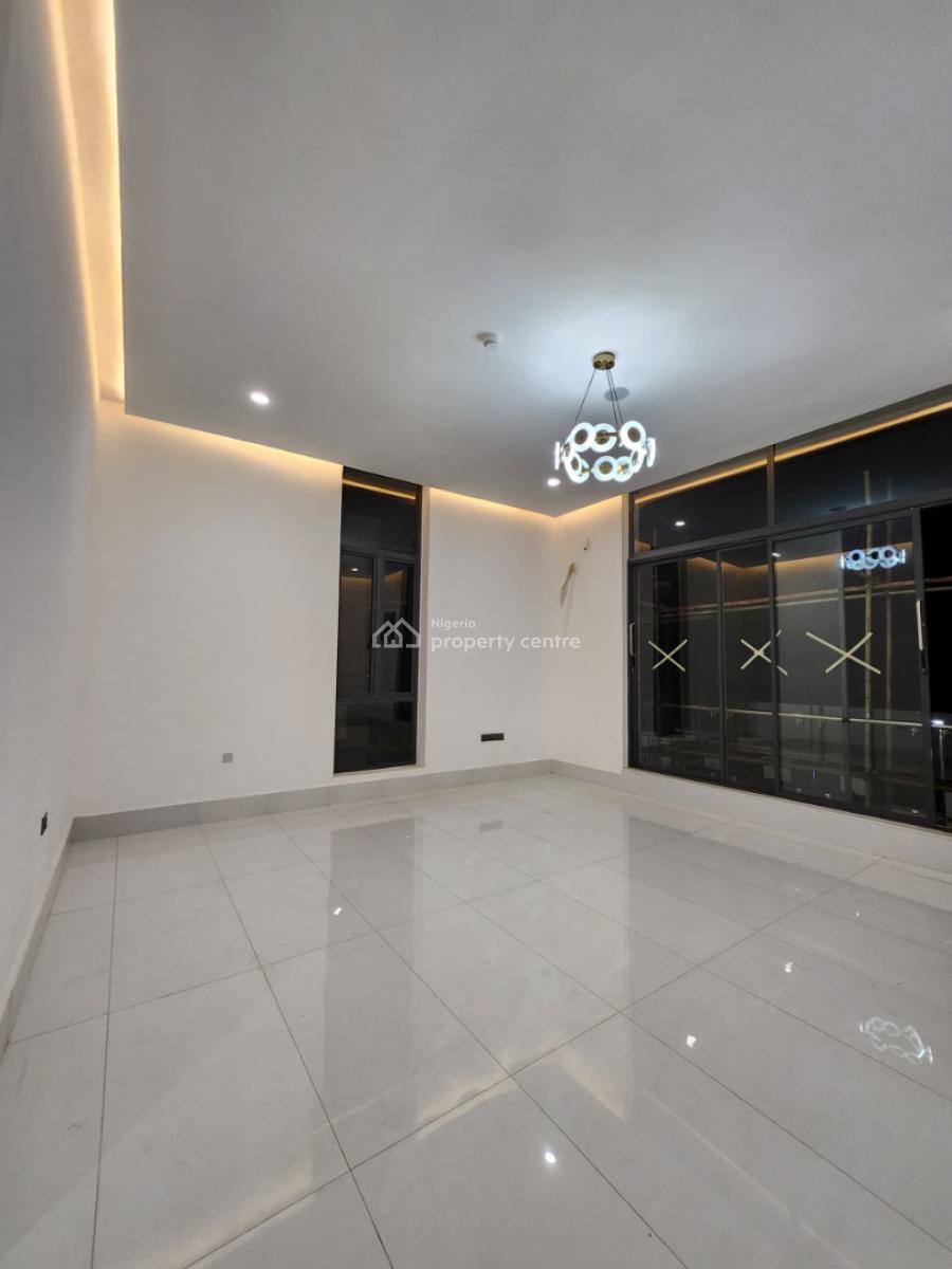 7 Bedrooms En-suite > 2 Bedroom Bq > Central Solar Water Heater > Swimming Pool, Asokoro District, Abuja, Detached Duplex for Sale