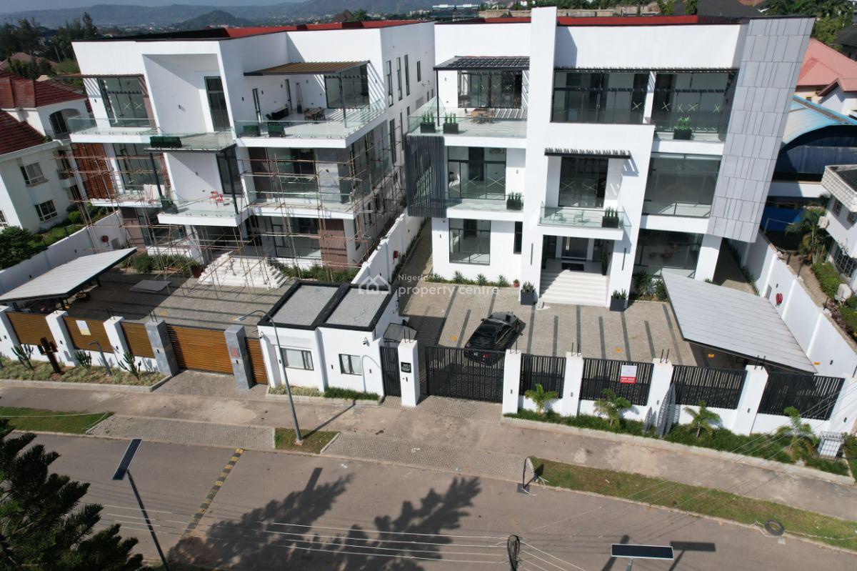 7 Bedrooms En-suite > 2 Bedroom Bq > Central Solar Water Heater > Swimming Pool, Asokoro District, Abuja, Detached Duplex for Sale