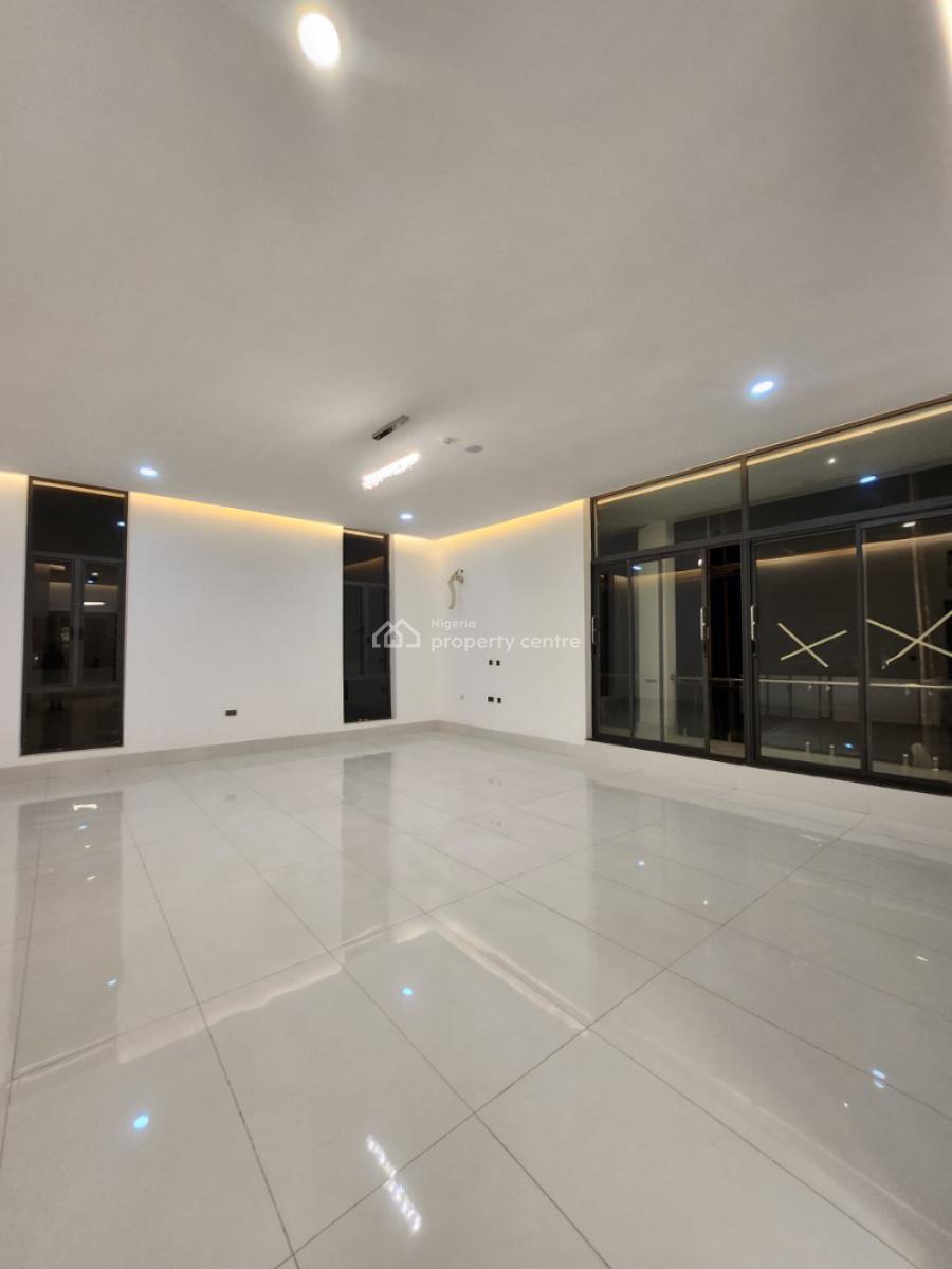 7 Bedrooms En-suite > 2 Bedroom Bq > Central Solar Water Heater > Swimming Pool, Asokoro District, Abuja, Detached Duplex for Sale