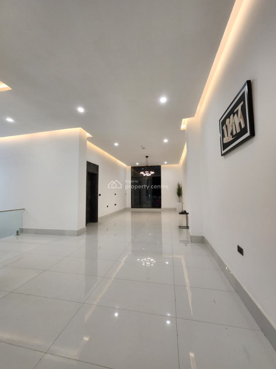 7 Bedrooms En-suite > 2 Bedroom Bq > Central Solar Water Heater > Swimming Pool, Asokoro District, Abuja, Detached Duplex for Sale