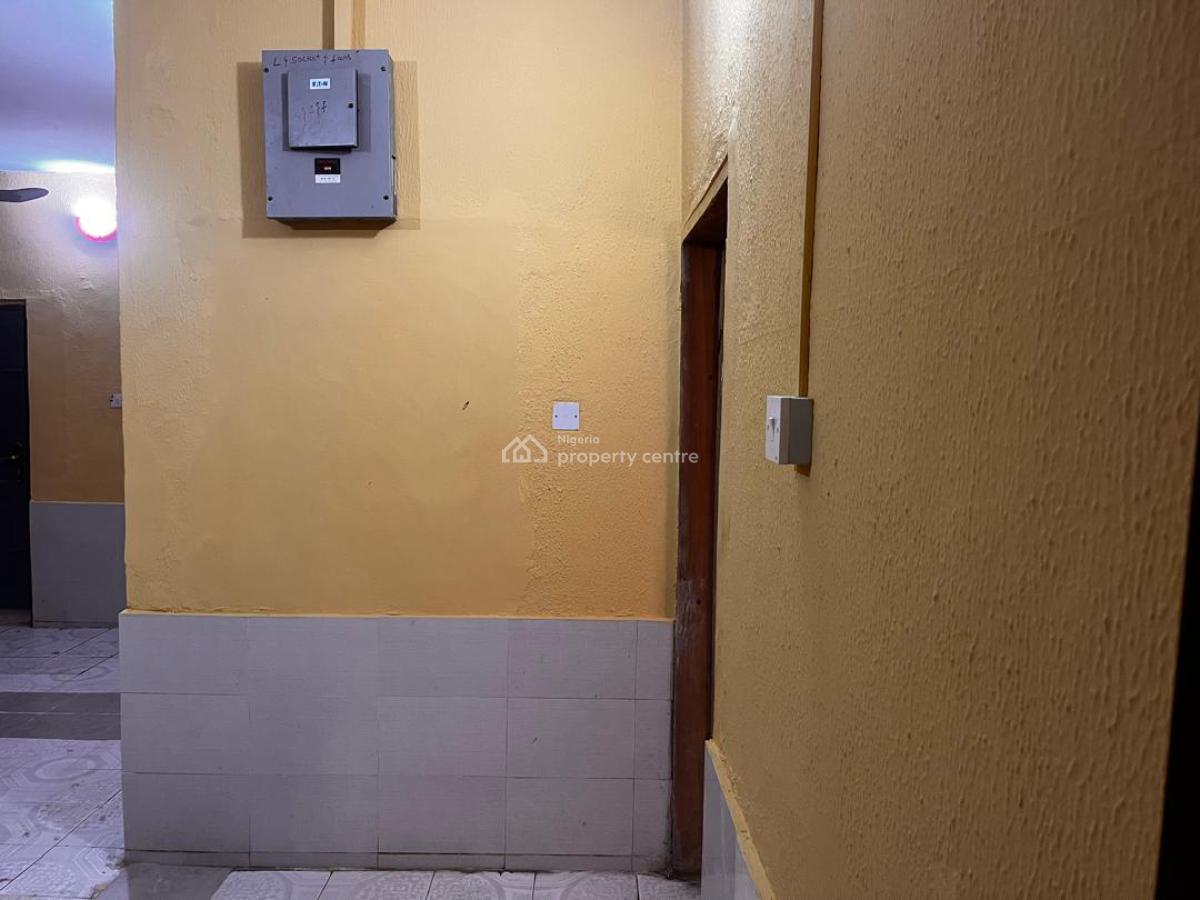 1 Bedroom Flat, Moronfolu Street, Akoka, Yaba, Lagos, Flat / Apartment for Rent