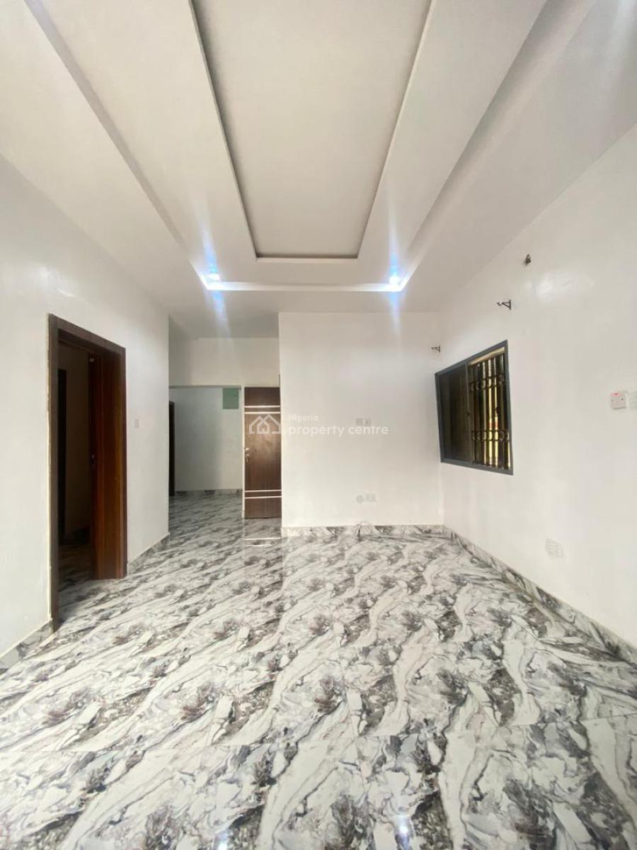 Well-laid 3-bedroom Apartment for Long-term Occupancy, Lekki Phase 1, Lekki, Lagos, Flat / Apartment for Rent