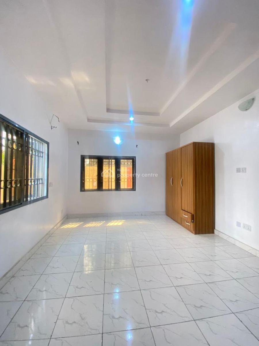 Well-laid 3-bedroom Apartment for Long-term Occupancy, Lekki Phase 1, Lekki, Lagos, Flat / Apartment for Rent